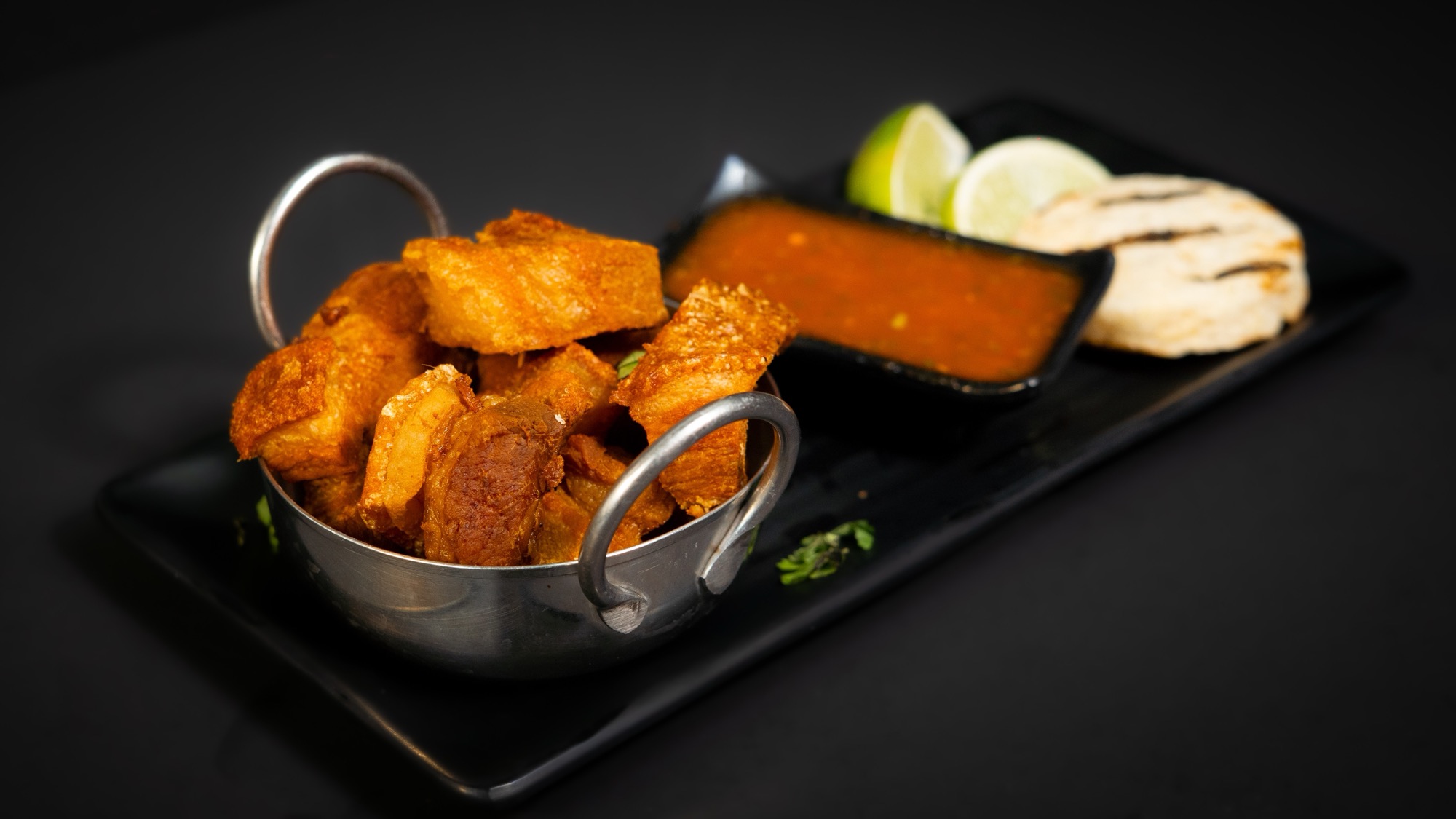 Chicharrón con Arepa