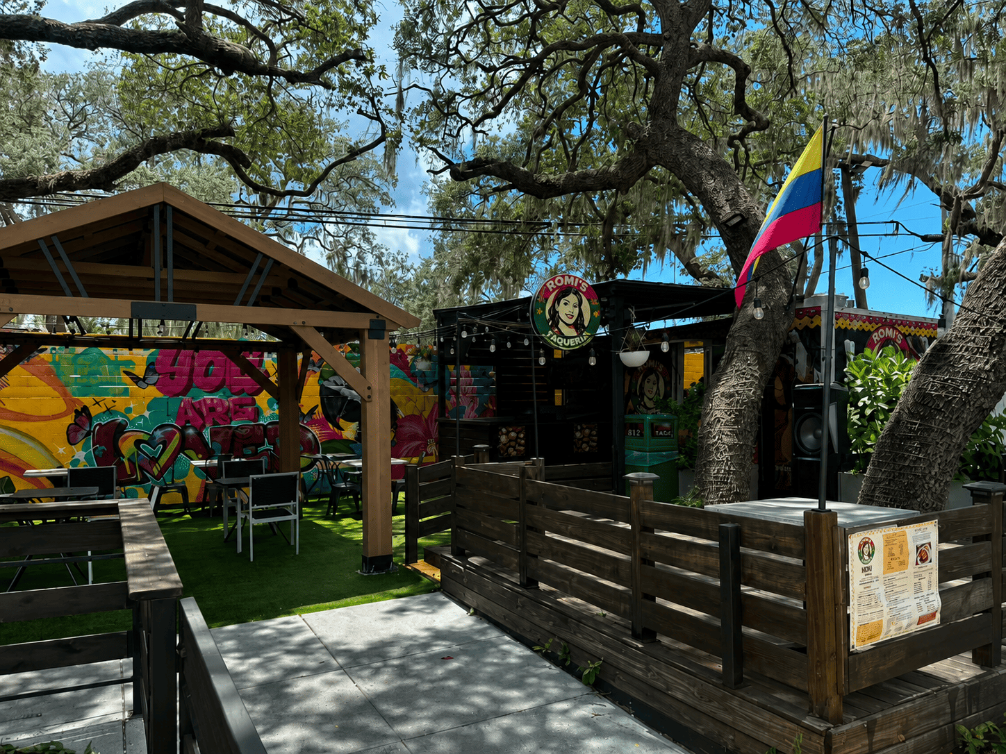 Romi's Taqueria outside patio