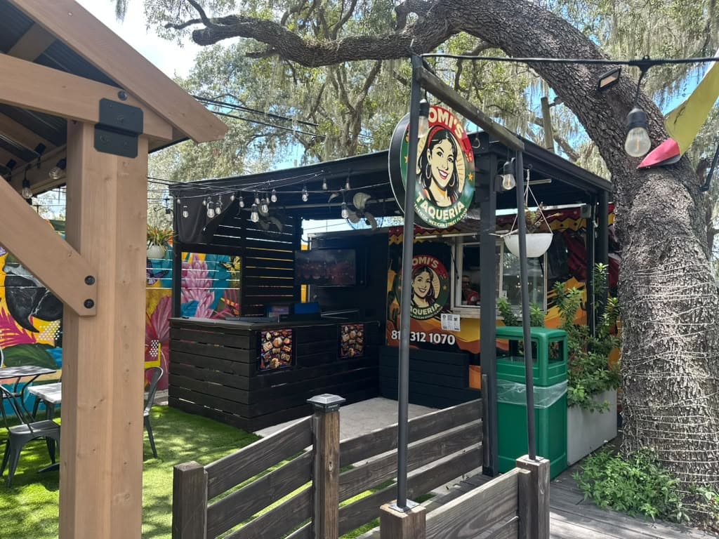 Romi's Taqueria stand